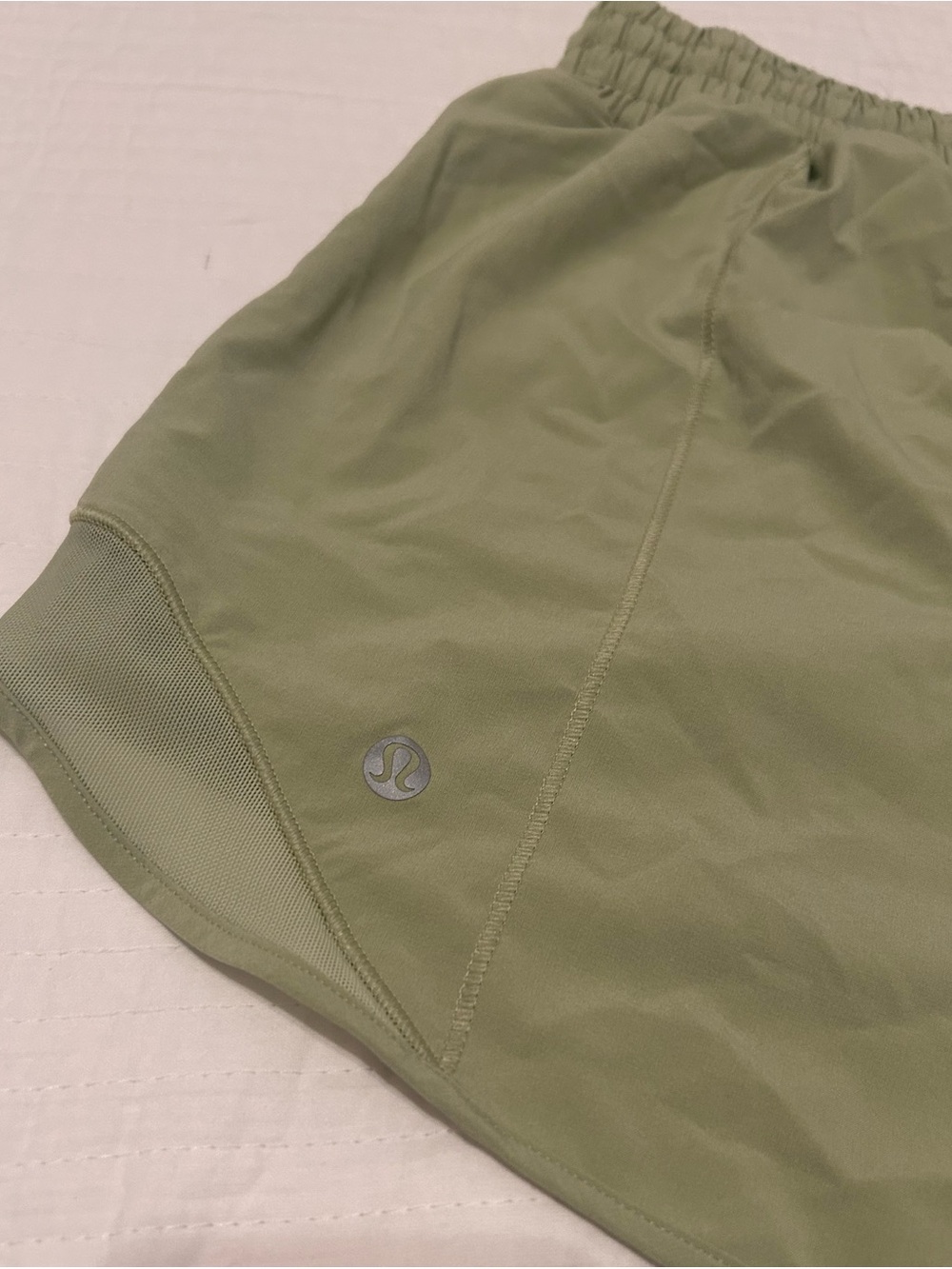 Lululemon Women’s Hotty Hot HR Shorts 4” Lined FOG GREEN Size 14 - Picture 3 of 6